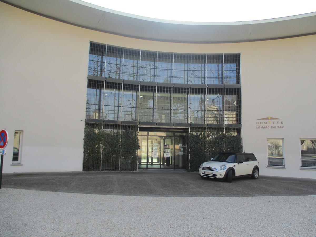 Domitys Le Parc Balsan Aparthotel Châteauroux Екстериор снимка